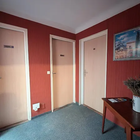 L'aiguebelle Hotel Céreste